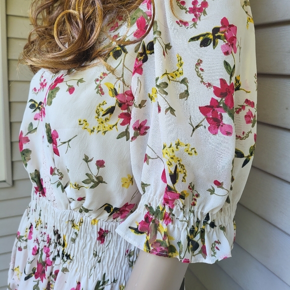 🔥SOLD🔥 🆕️🌺TAYLOR🌺 Women's Short Sleeve Floral Surplice Dress💃 - Picture 10 of 14